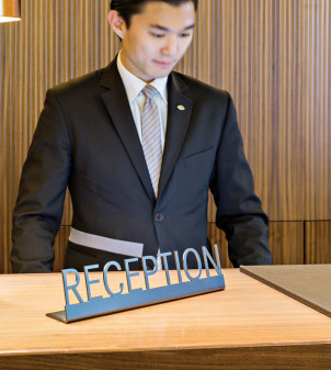 Concierge desk sign personnalisé pour conciergerie/réception hotel